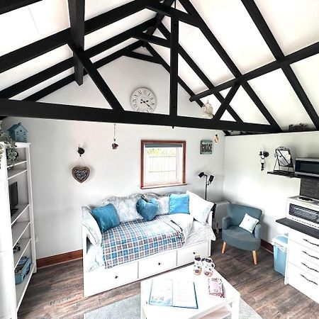 Saving Grace With Private Hot Tub Villa Bawdeswell Eksteriør billede