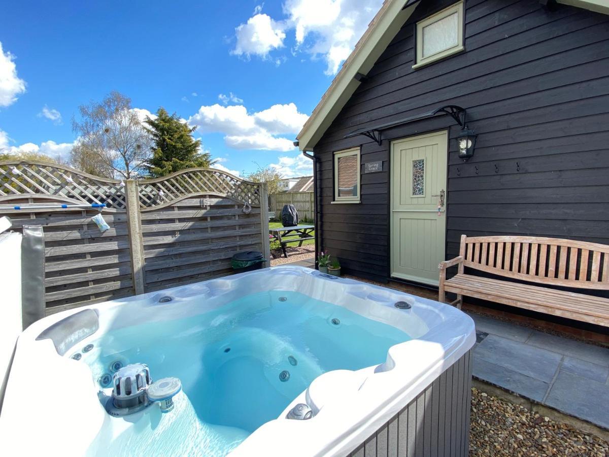 Saving Grace With Private Hot Tub Villa Bawdeswell Eksteriør billede