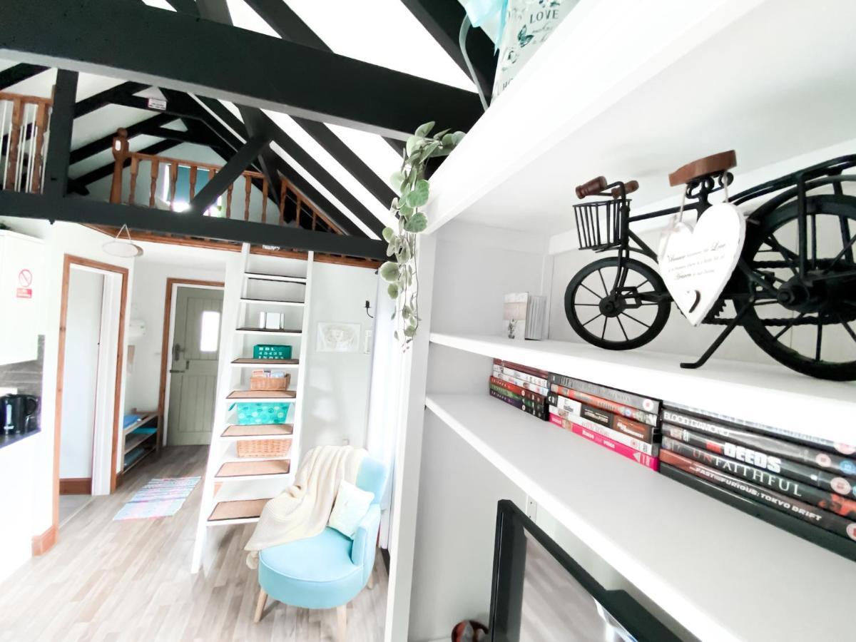 Saving Grace With Private Hot Tub Villa Bawdeswell Eksteriør billede
