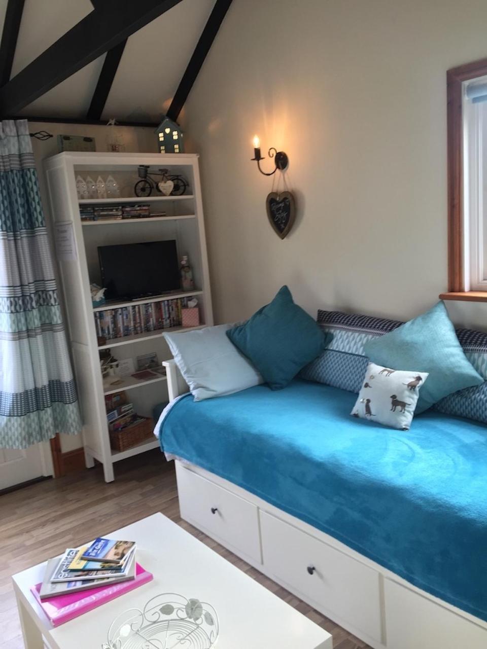 Saving Grace With Private Hot Tub Villa Bawdeswell Eksteriør billede