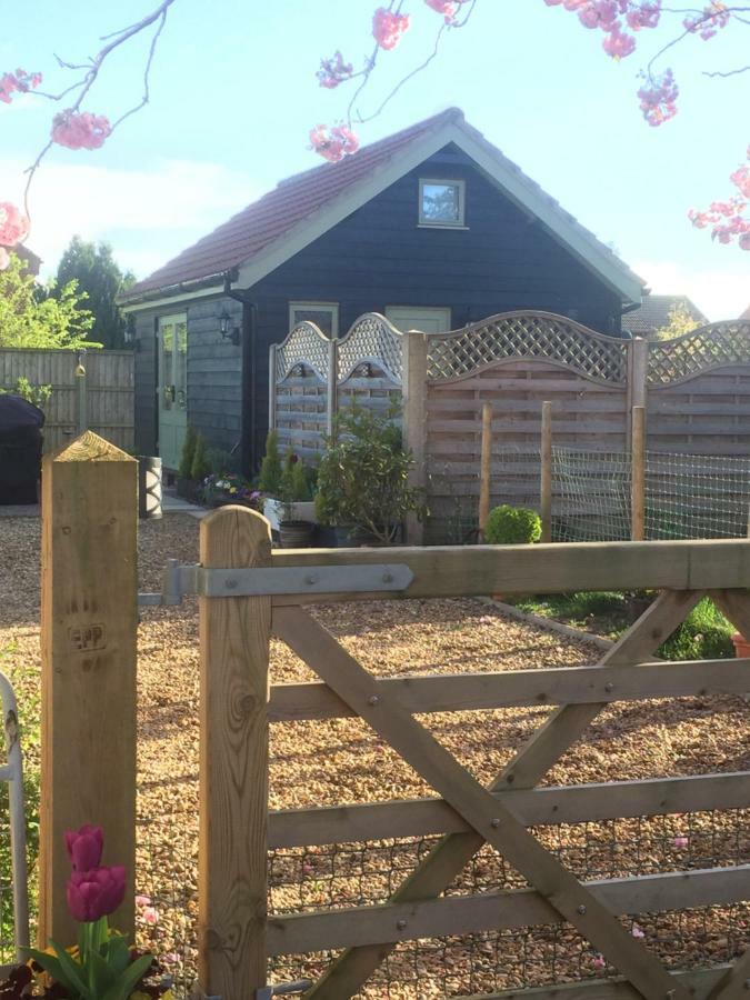 Saving Grace With Private Hot Tub Villa Bawdeswell Eksteriør billede